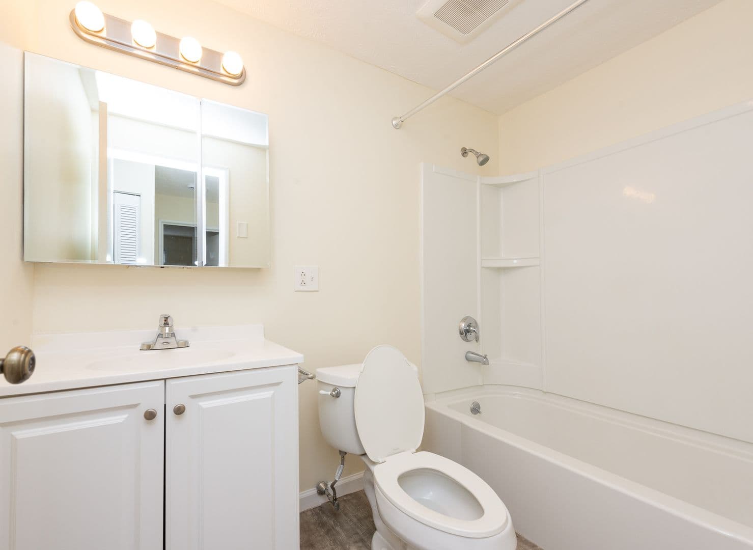 Hamden Apartment: 905 Mix Avenue