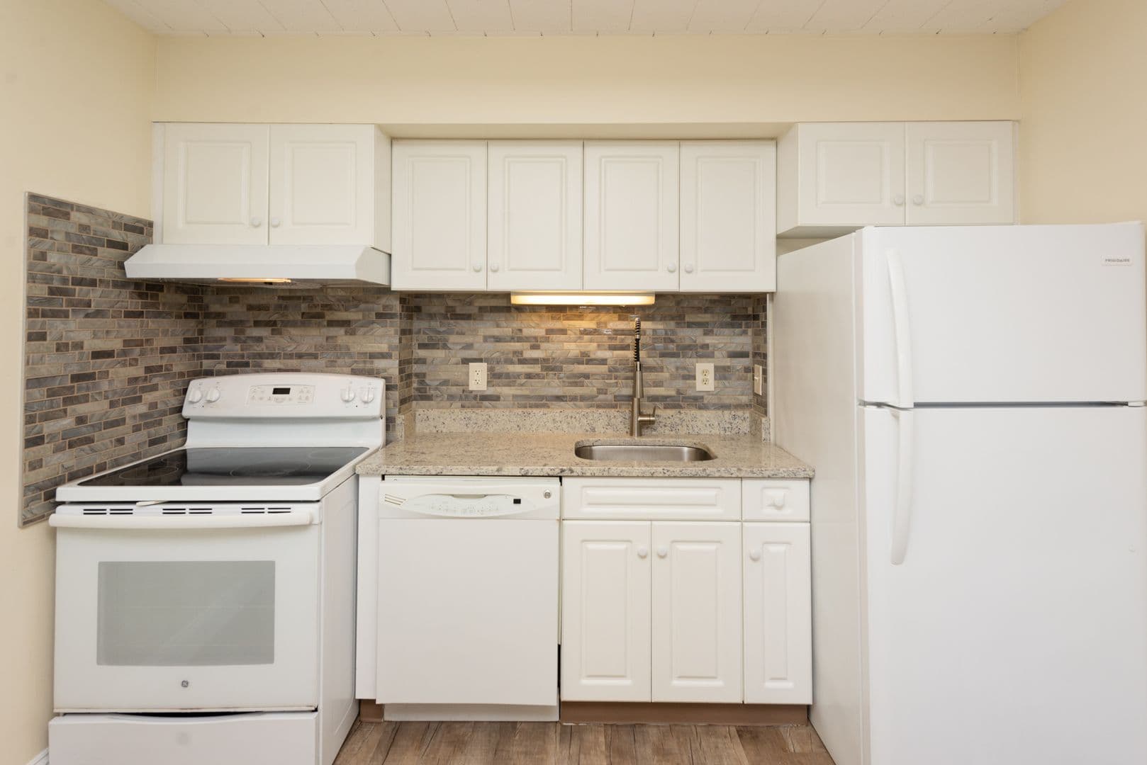 Hamden Apartment: 2405 Whitney Avenue