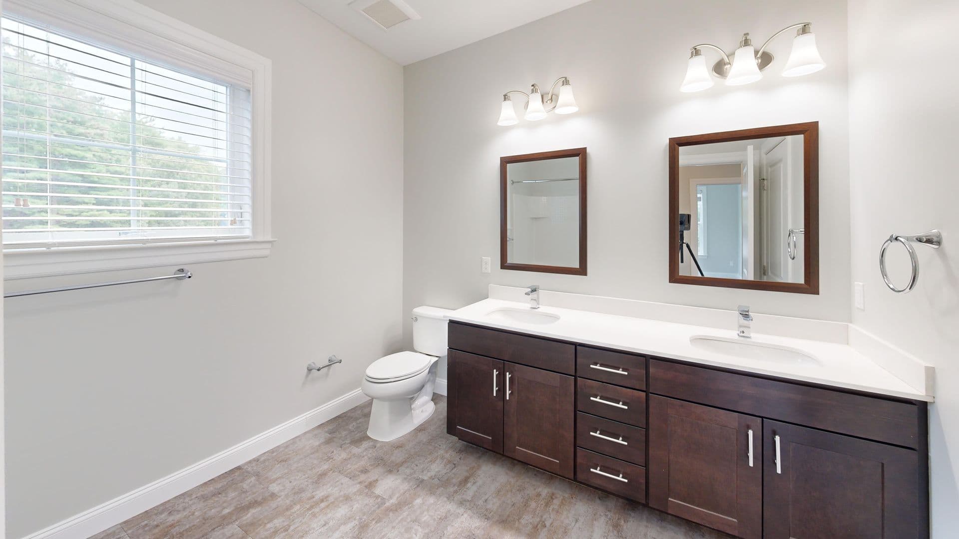 Hamden Apartment: 380 Mather St.