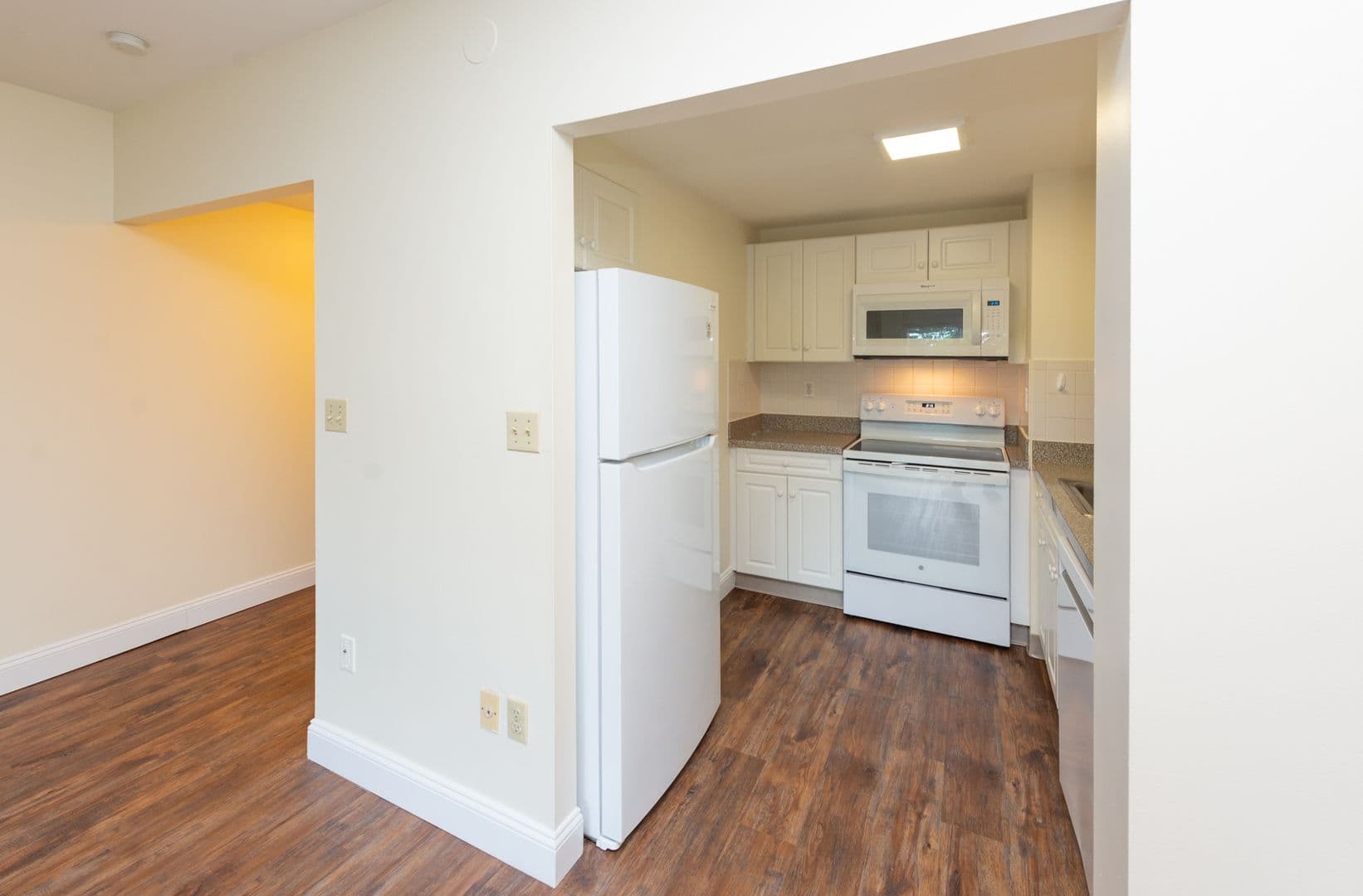 Hamden Apartment: 1199 Whitney Avenue