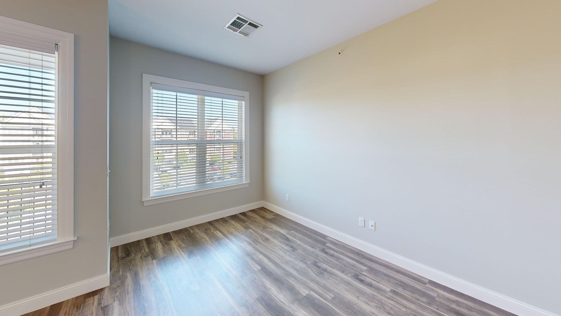 Hamden Apartment: 380 Mather St.