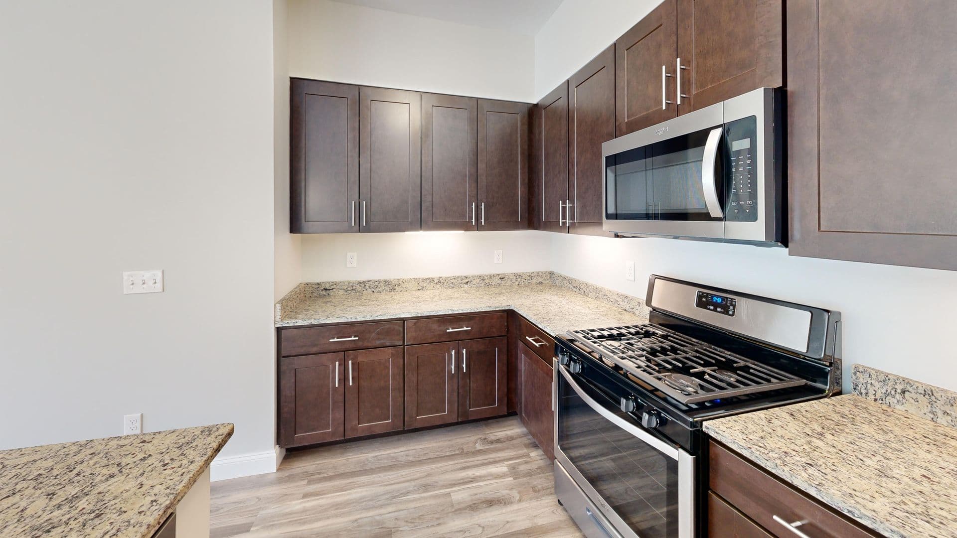 Hamden Apartment: 380 Mather St.
