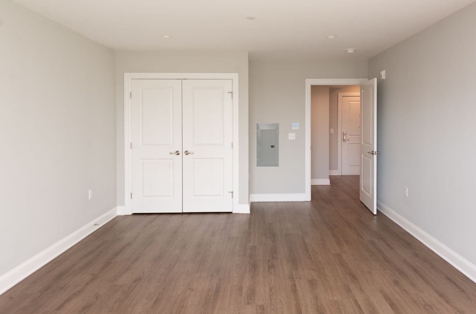 Hamden Apartment: 925 Mix Ave