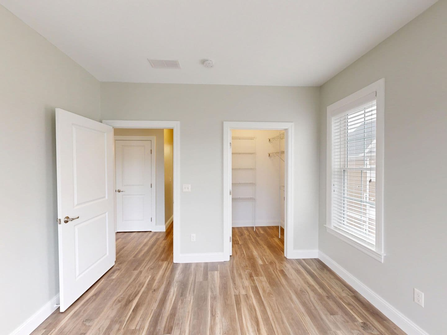 Hamden Apartment: 380 Mather St.