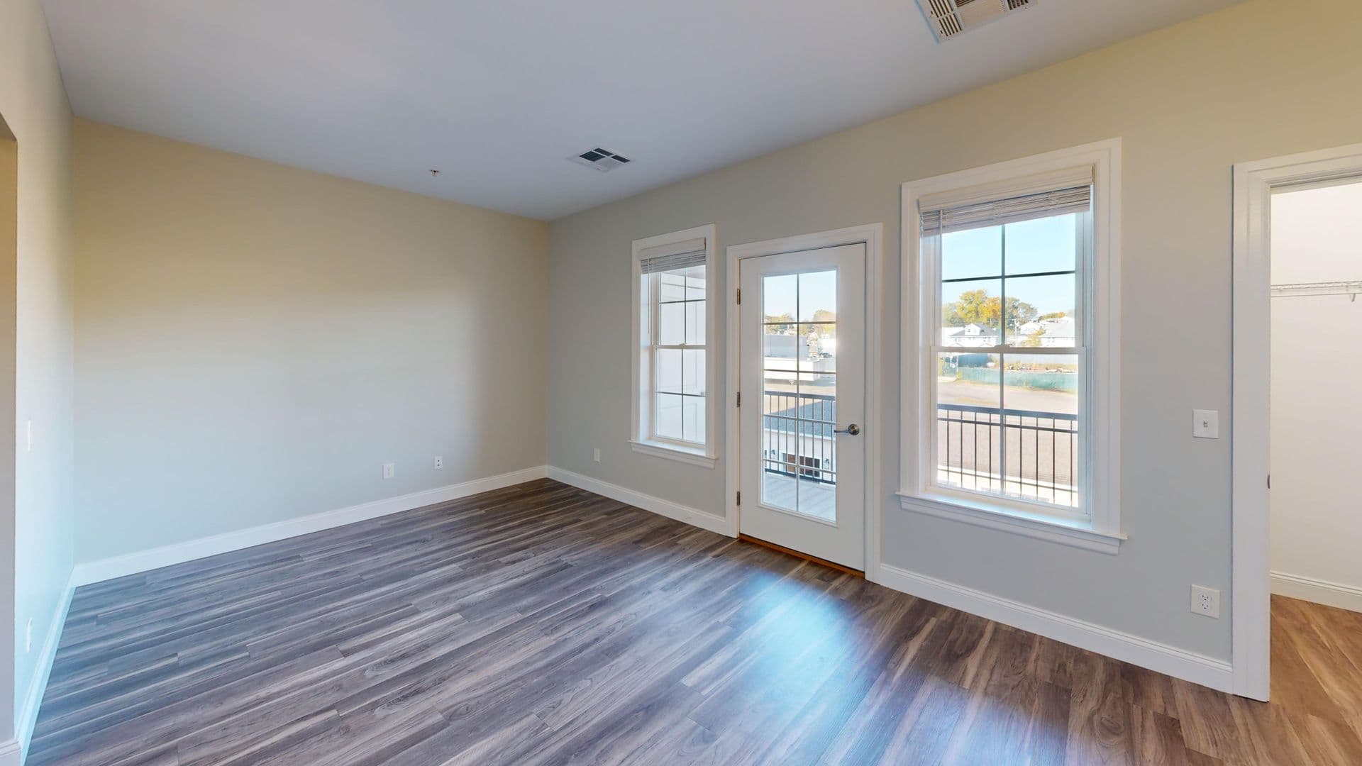 Hamden Apartment: 380 Mather St.