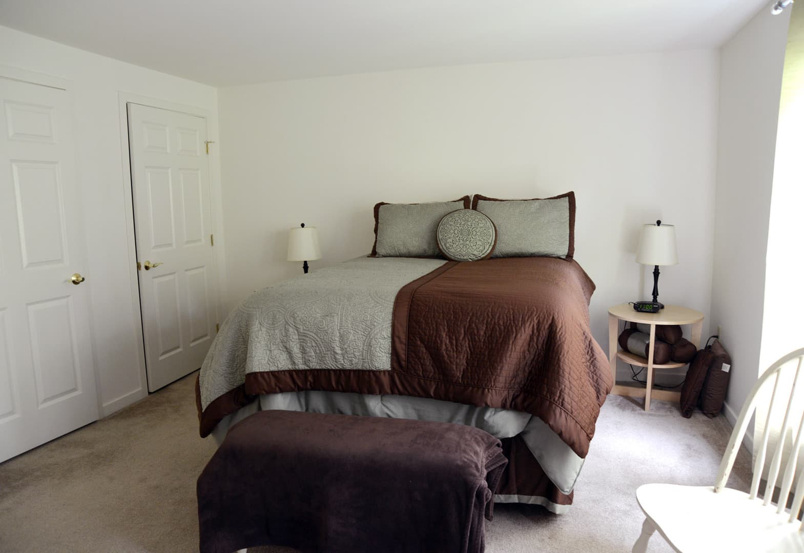 Hamden Apartment: 2 Skiff Street