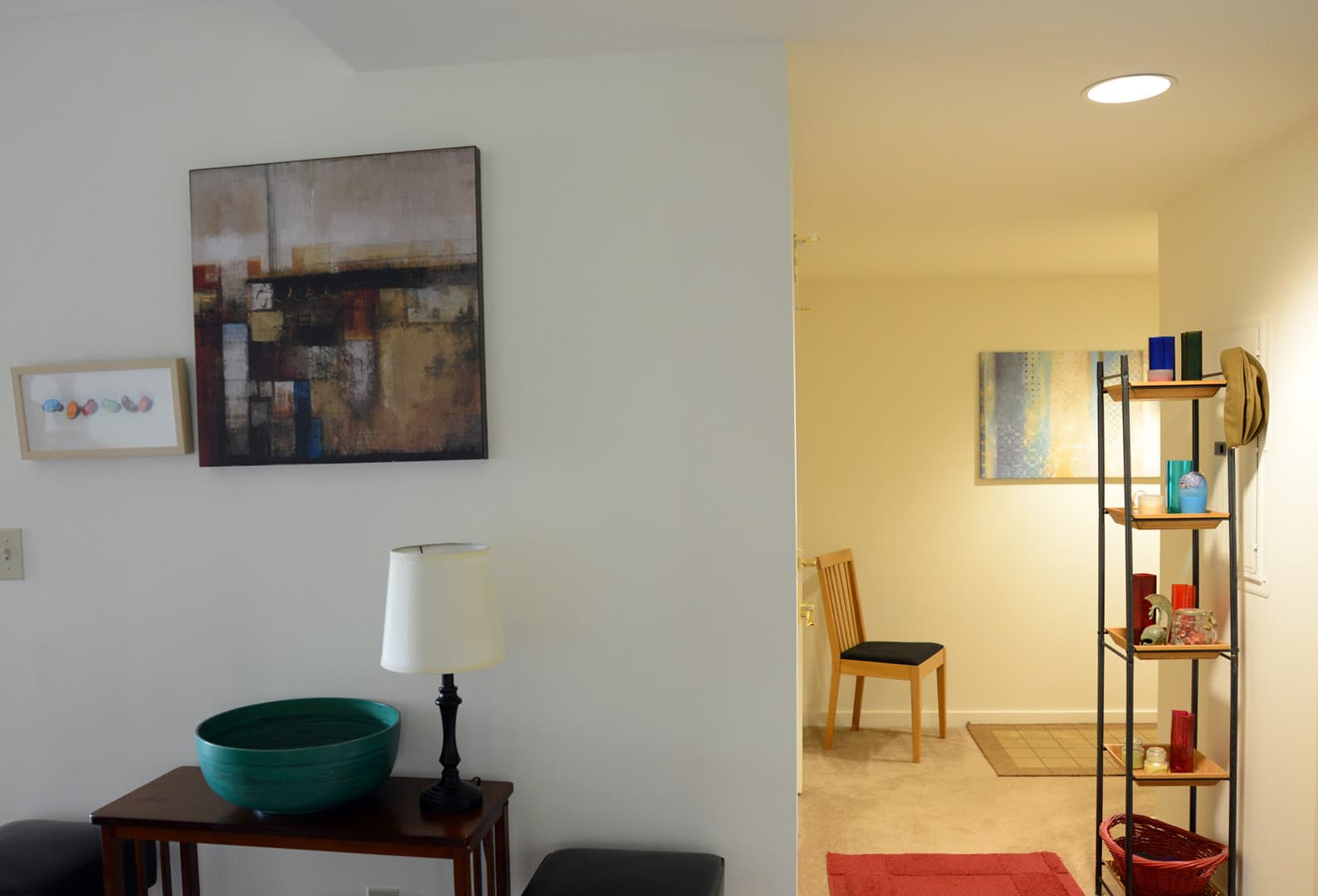 Hamden Apartment: 2 Skiff Street