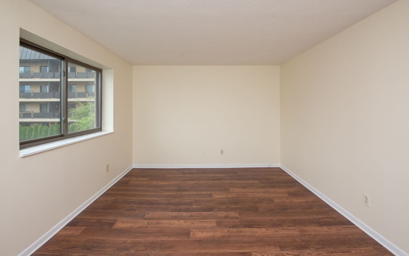 Hamden Apartment: 835-865 Mix Avenue