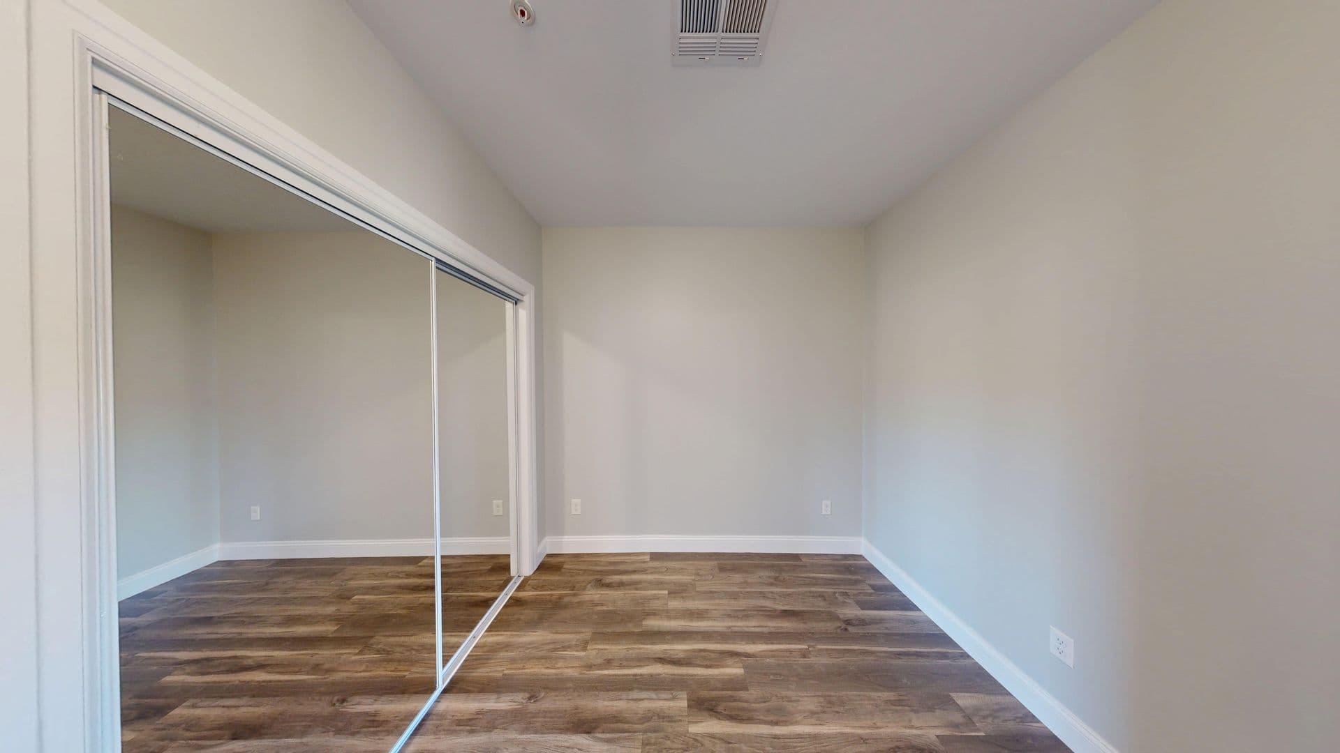Hamden Apartment: 380 Mather St.