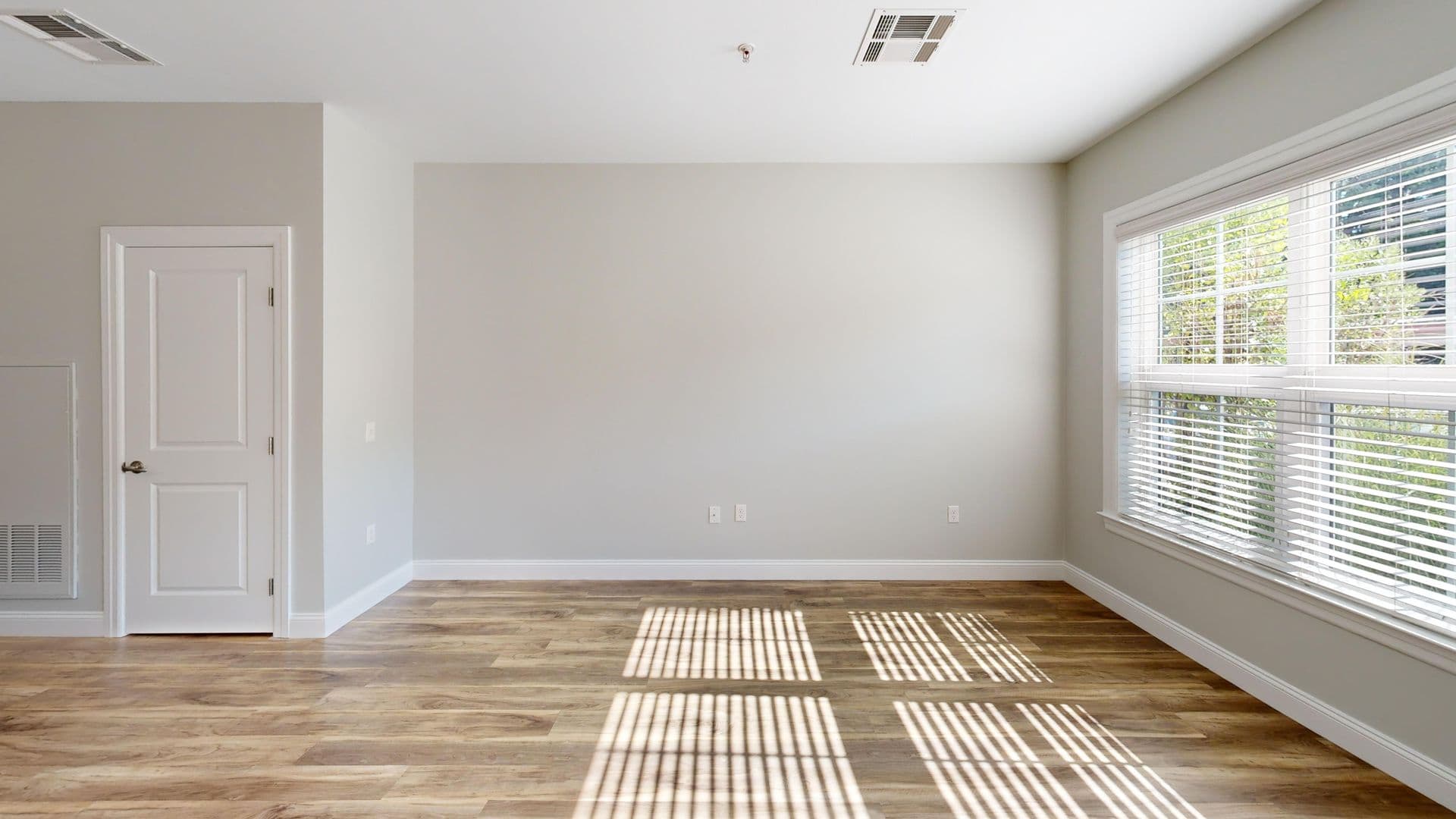 Hamden Apartment: 380 Mather St.