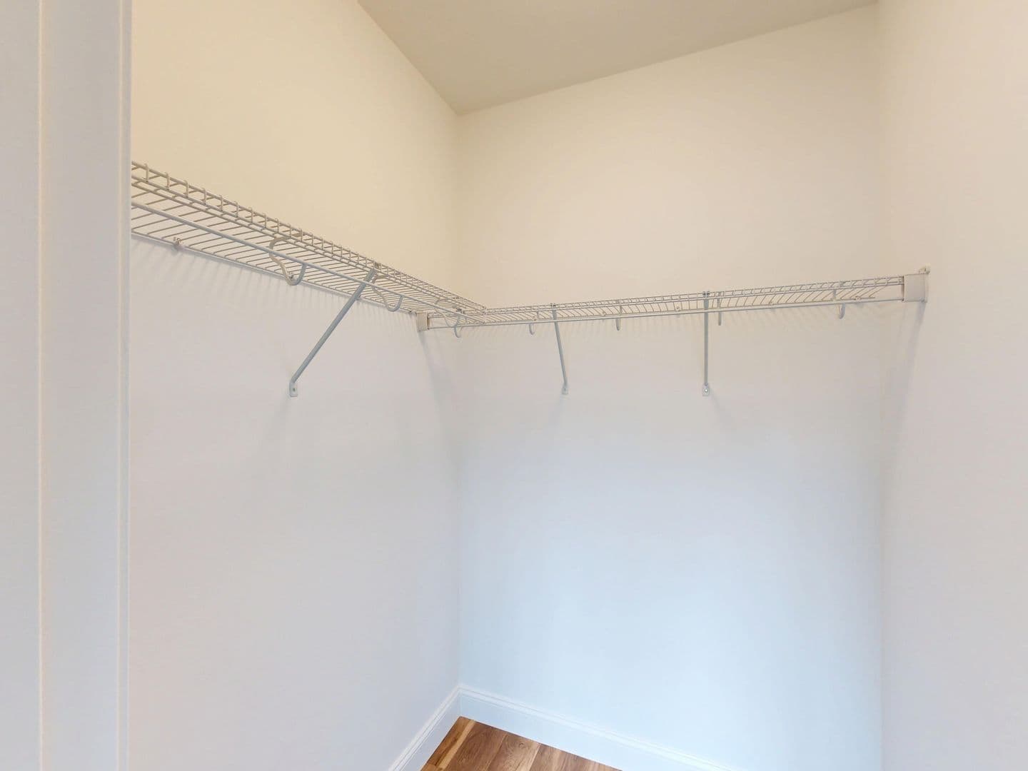 Hamden Apartment: 380 Mather St.