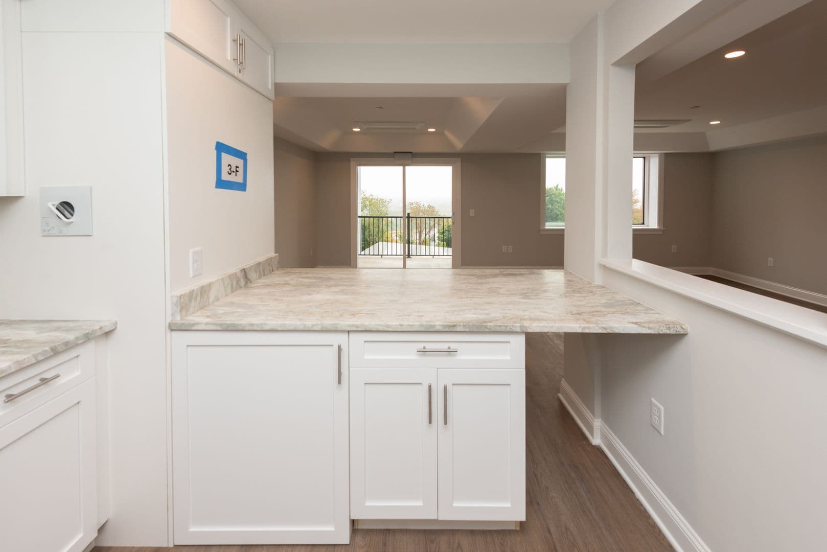 Hamden Apartment: 925 Mix Ave