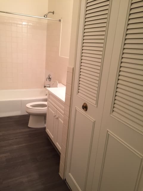 Hamden Apartment: 905 Mix Avenue