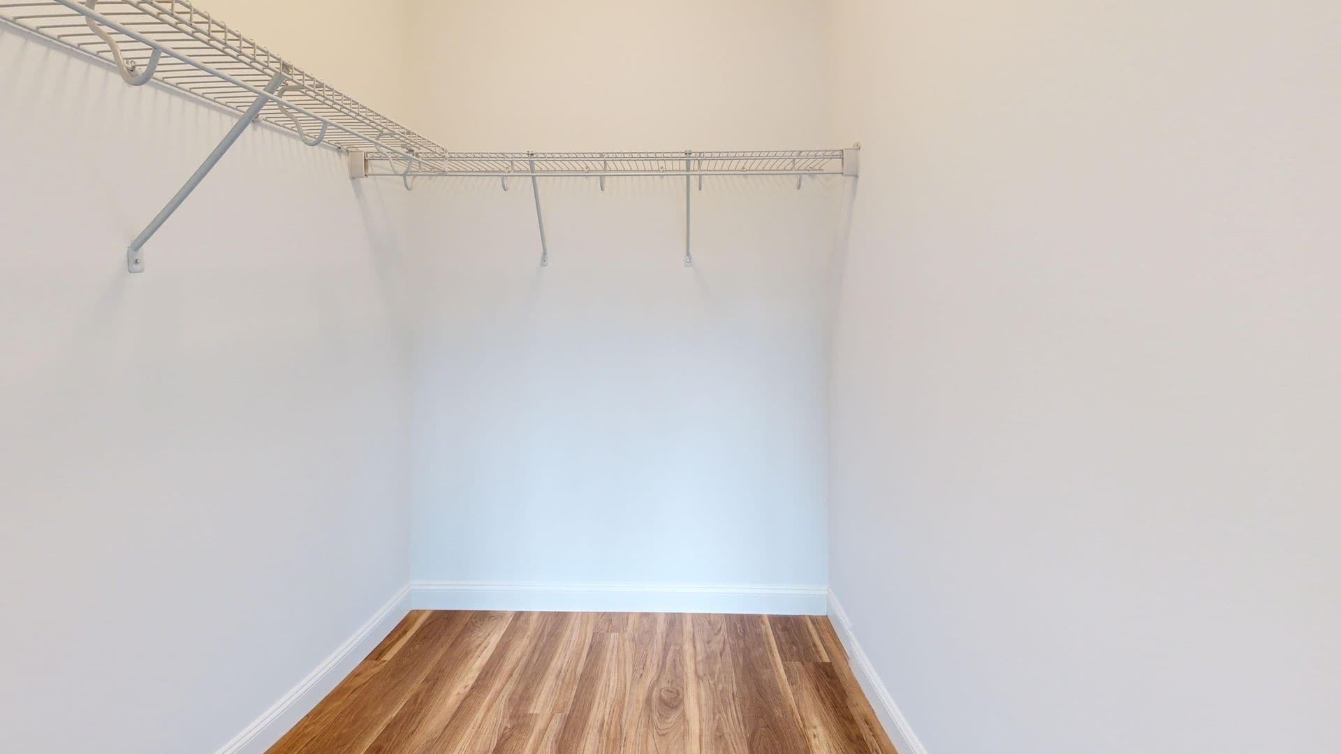 Hamden Apartment: 380 Mather St.