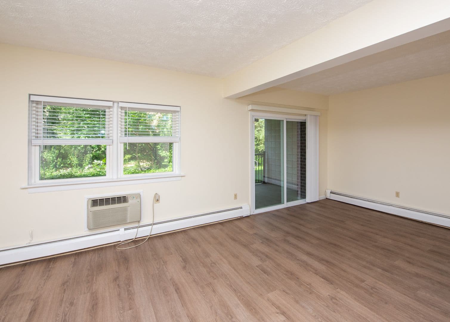 Hamden Apartment: 905 Mix Avenue