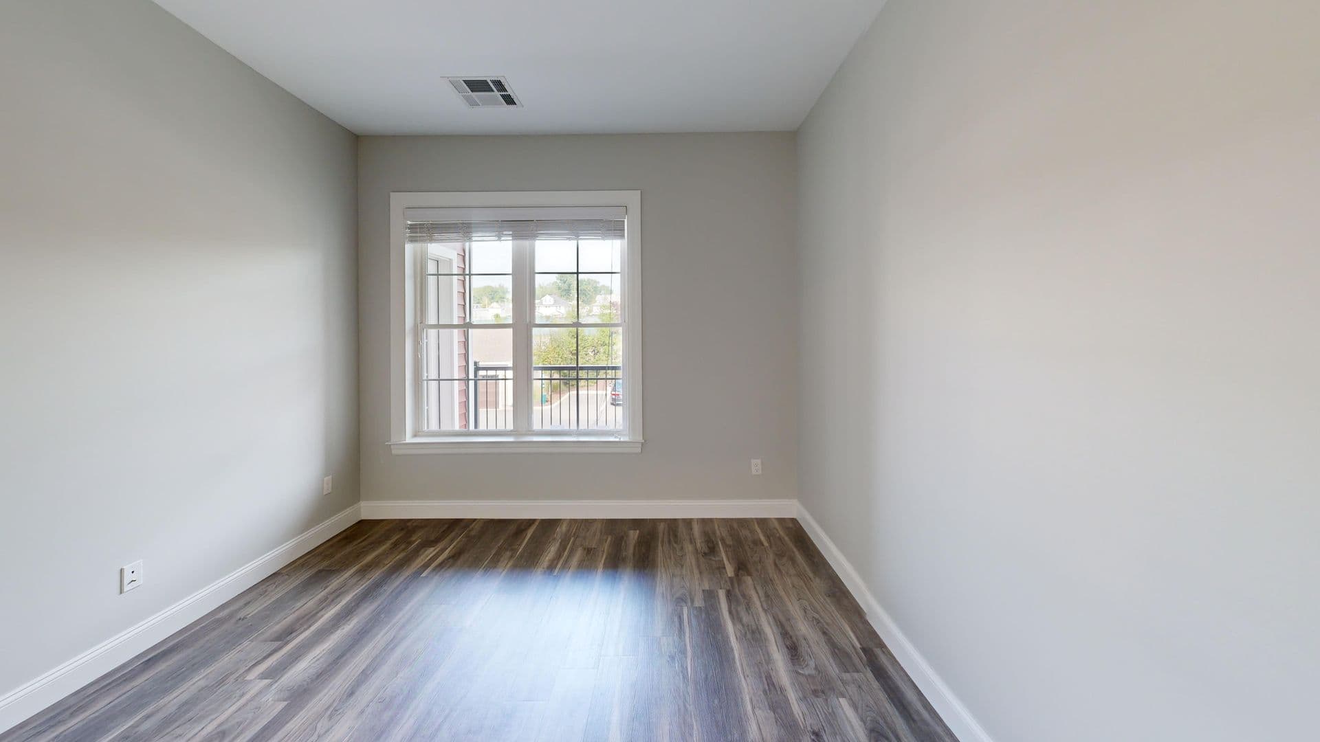 Hamden Apartment: 380 Mather St.