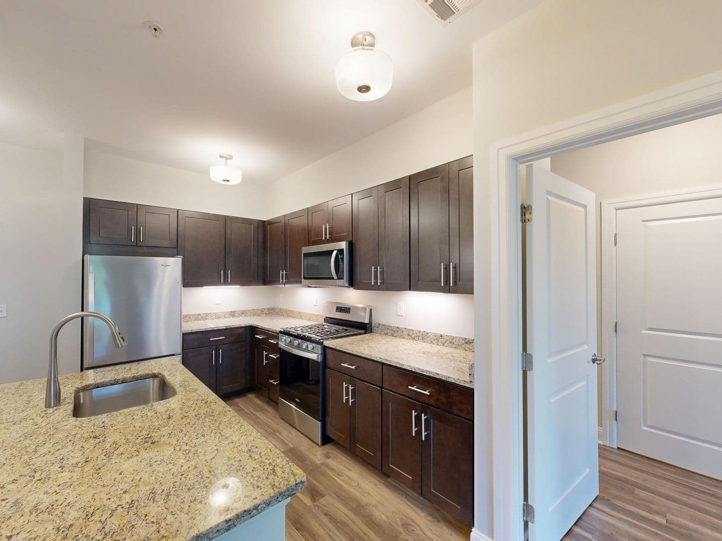 Hamden Apartment: 380 Mather St.