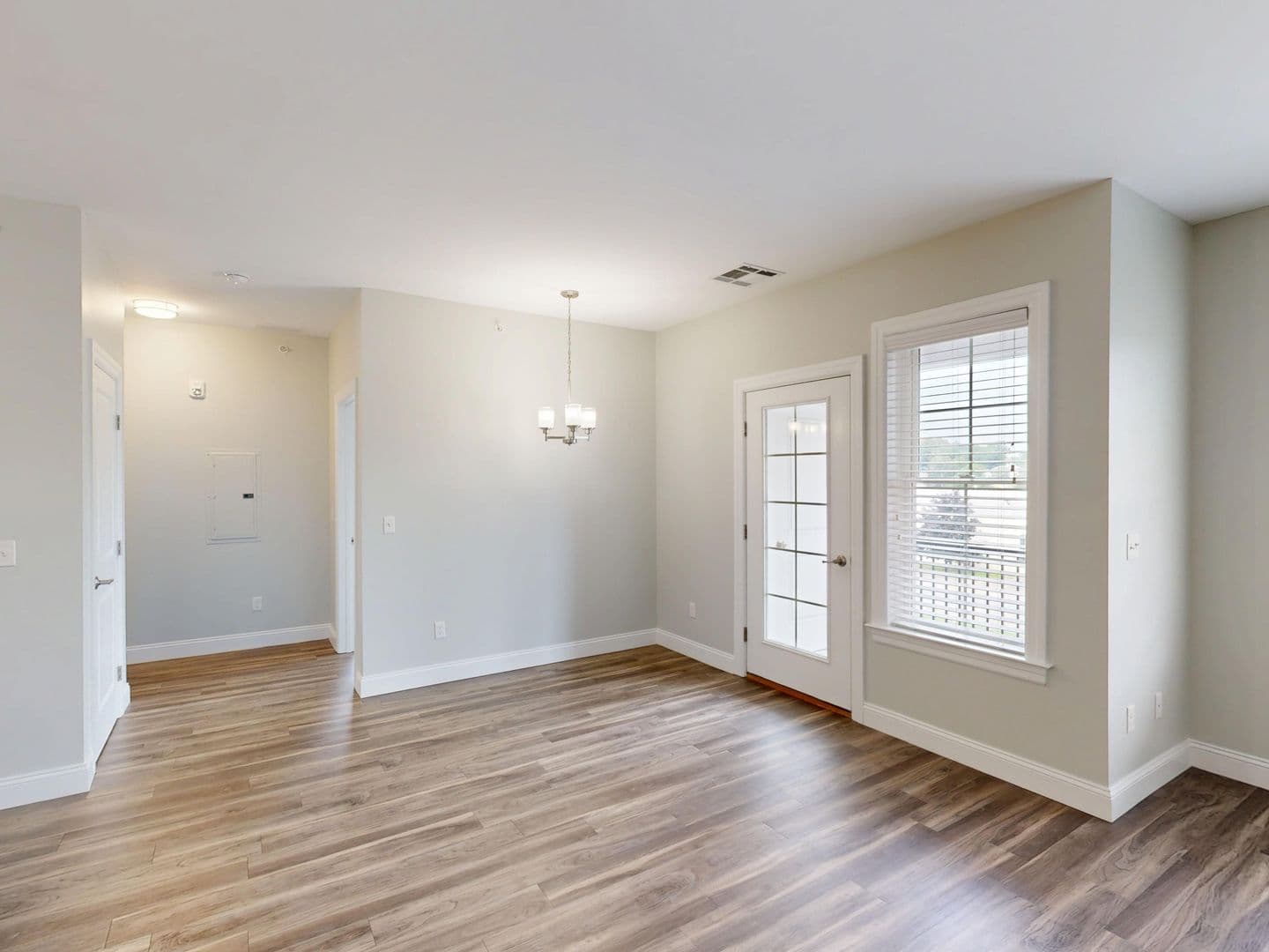 Hamden Apartment: 380 Mather St.