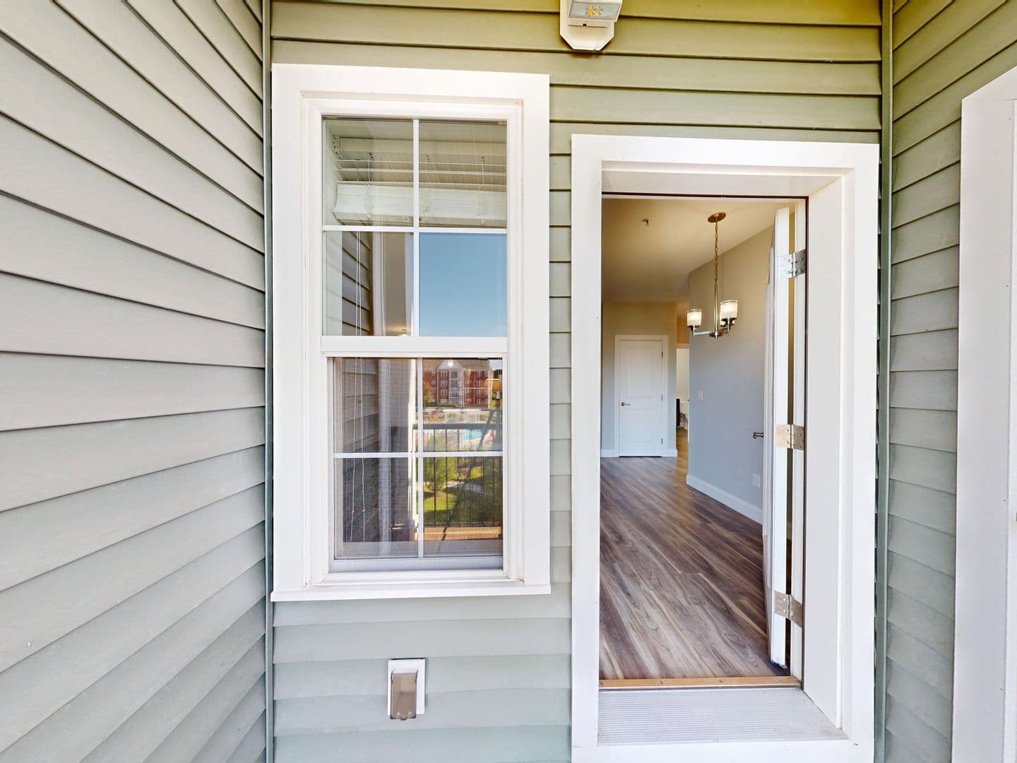 Hamden Apartment: 380 Mather St.