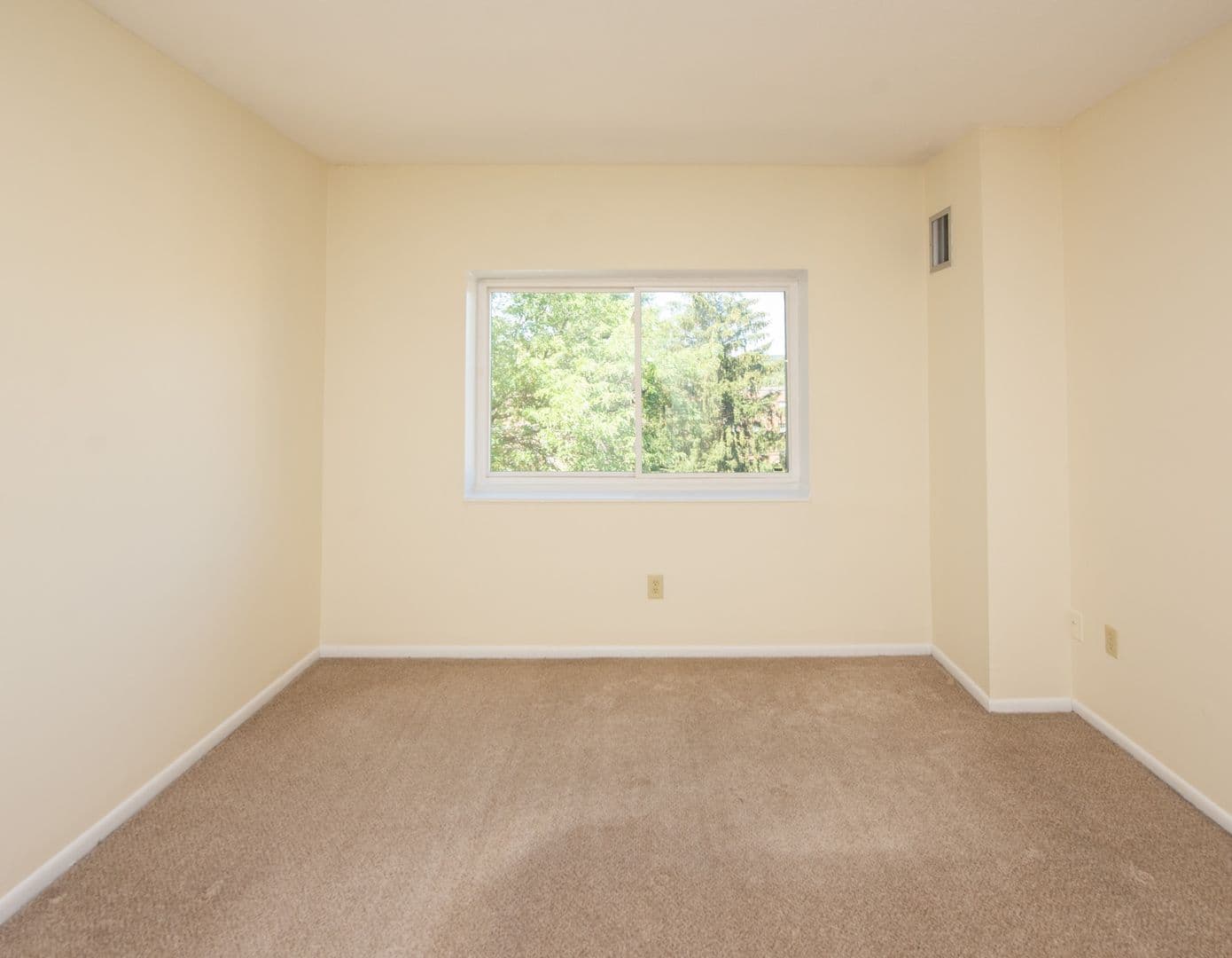 Hamden Apartment: 835-865 Mix Avenue
