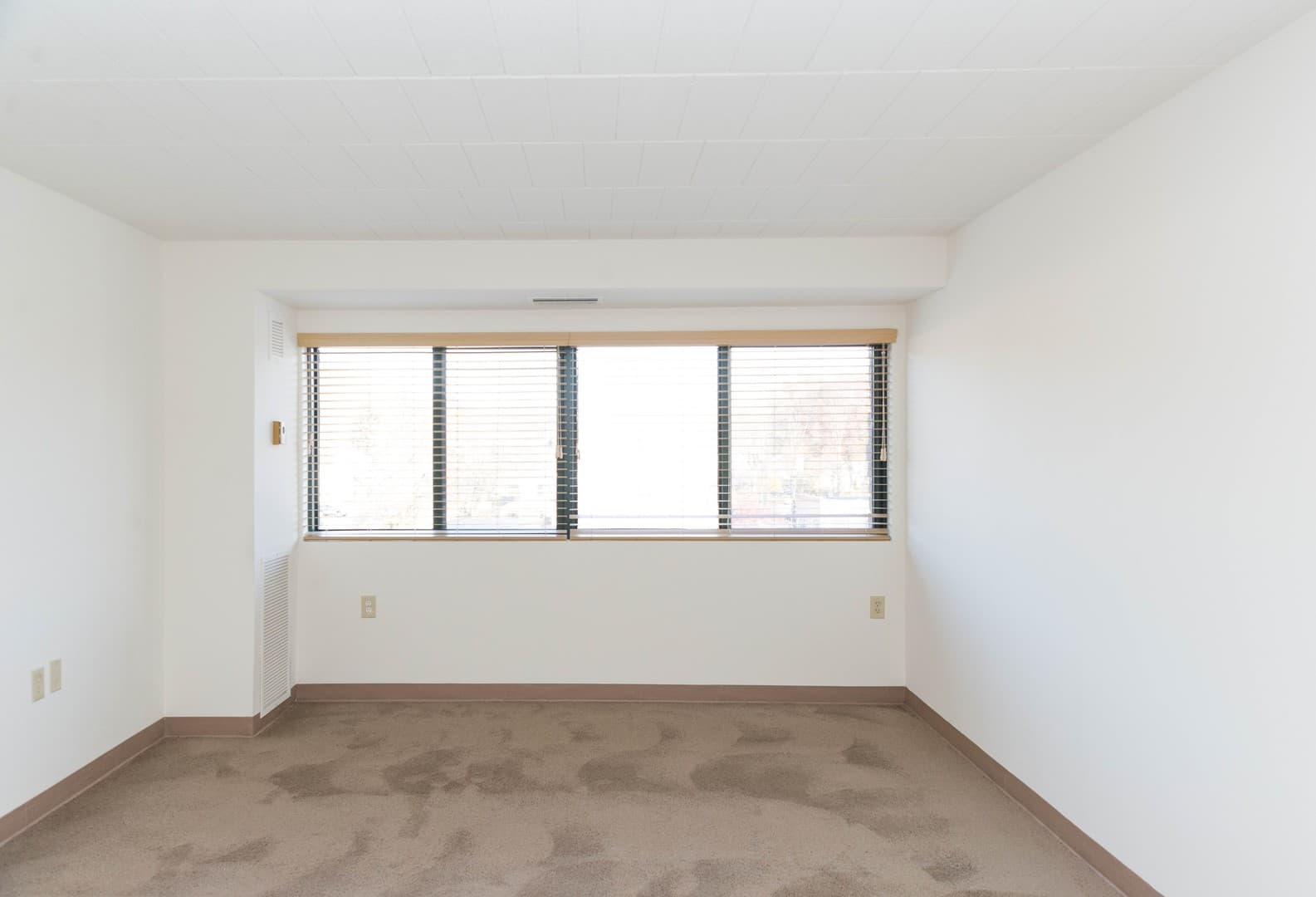 Hamden Apartment: 2405 Whitney Avenue