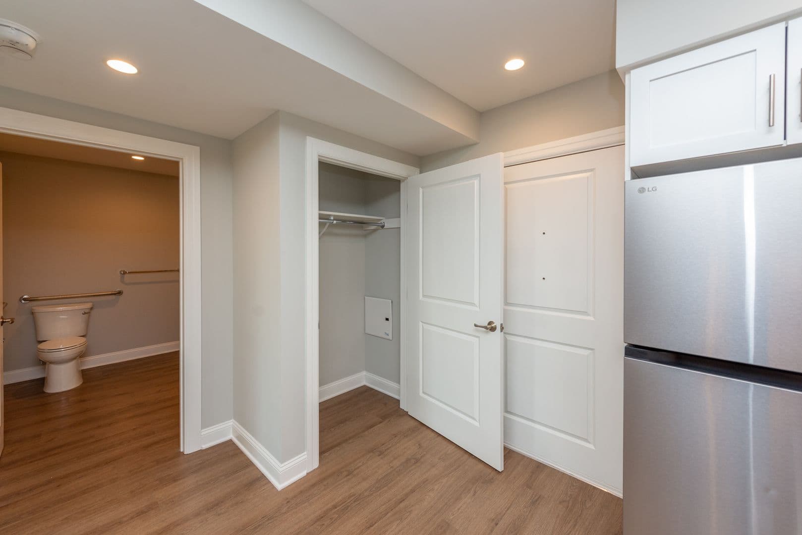 Hamden Apartment: 925 Mix Ave