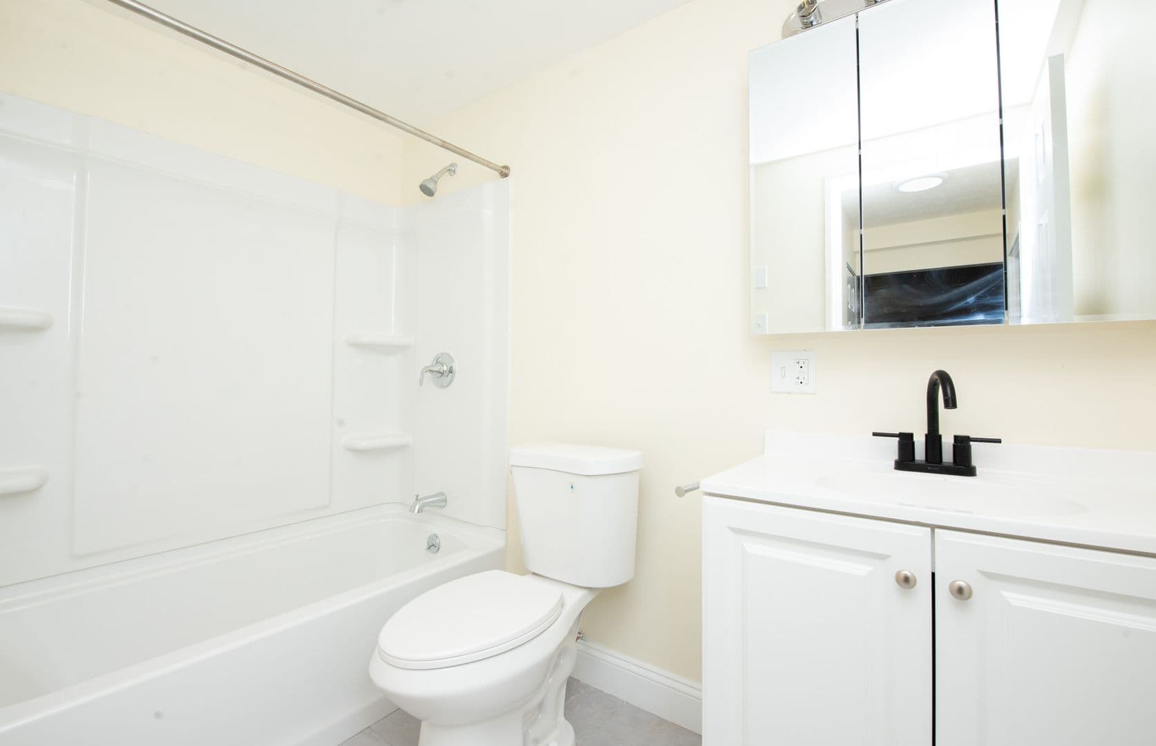 Hamden Apartment: 905 Mix Avenue