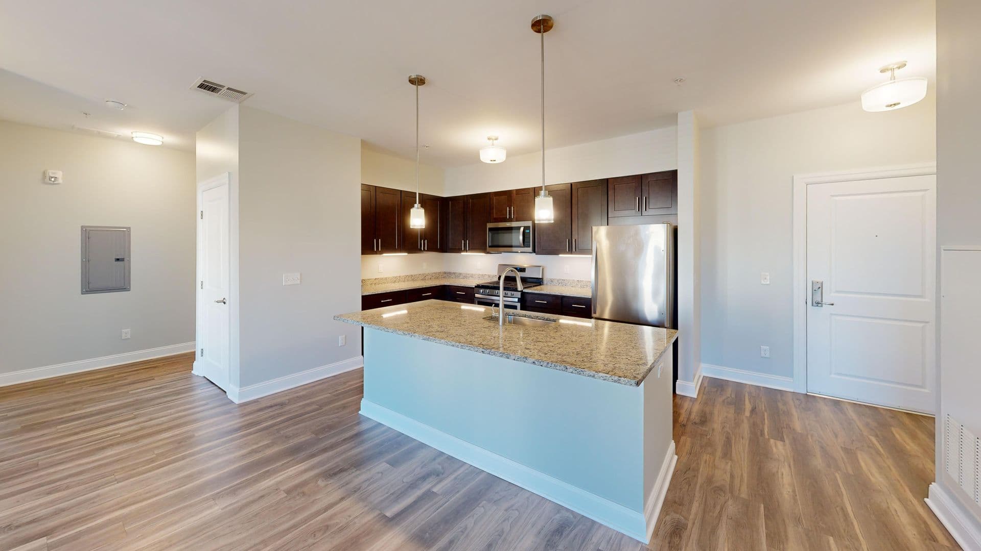 Hamden Apartment: 380 Mather St.