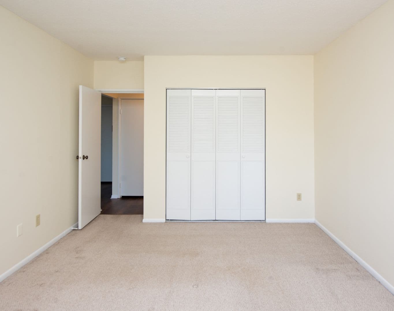 Hamden Apartment: 835-865 Mix Avenue