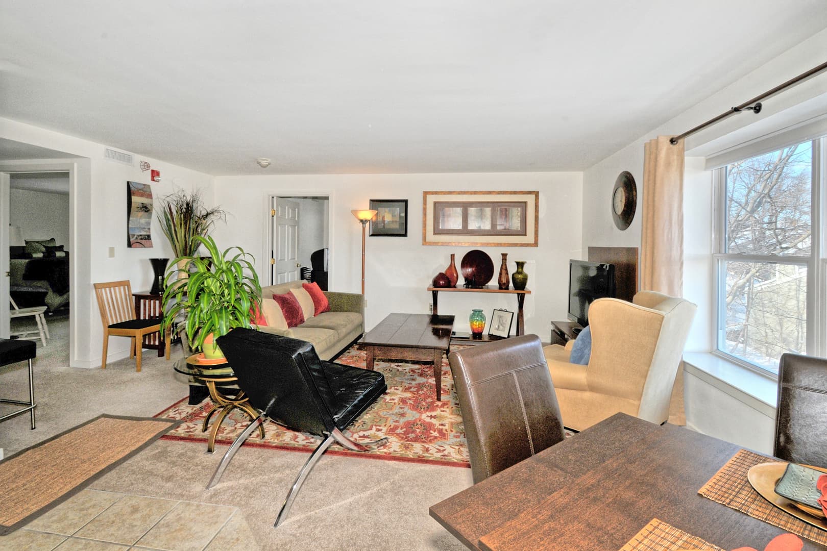 Hamden Apartment: 2 Skiff Street