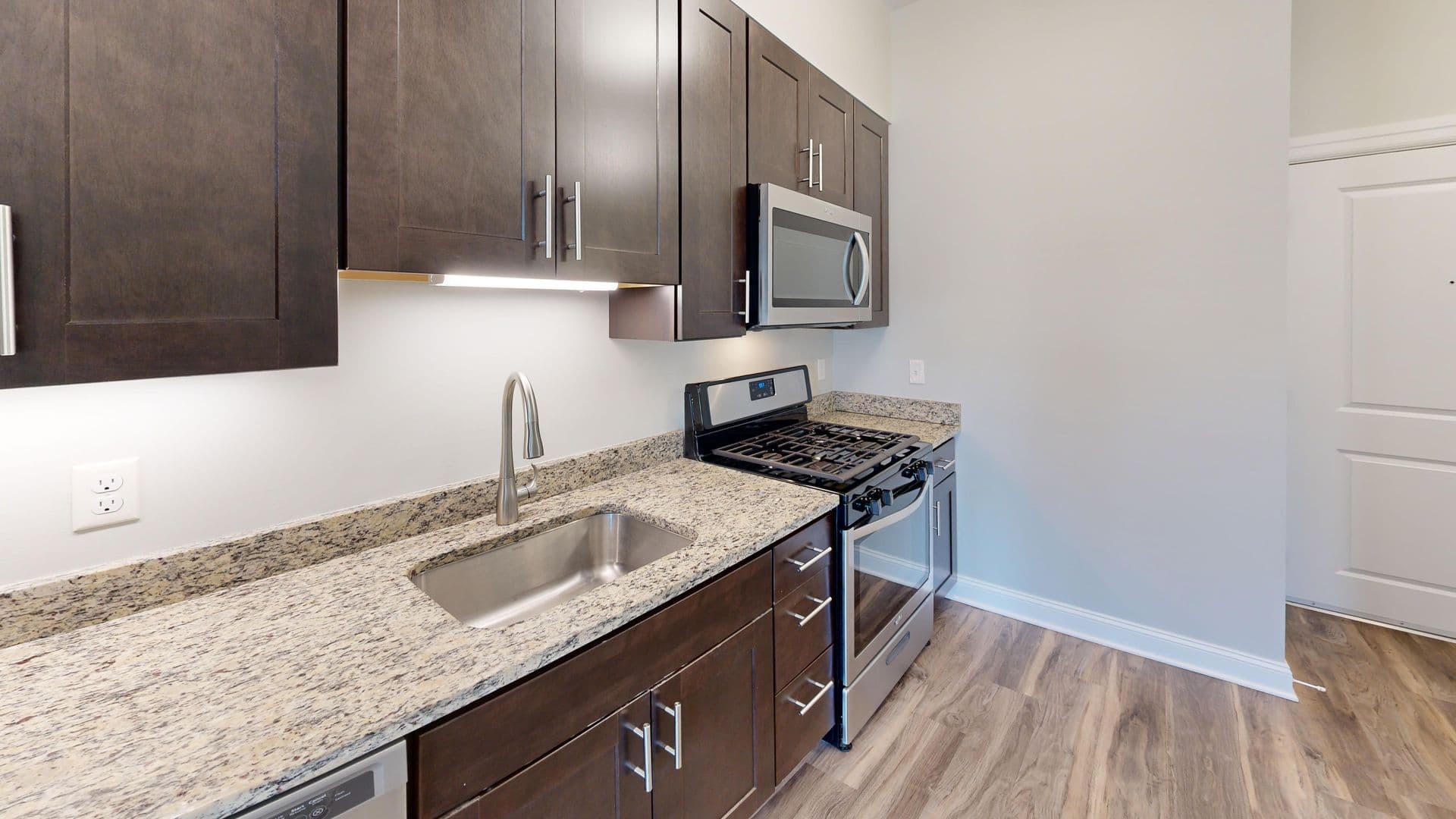 Hamden Apartment: 380 Mather St.
