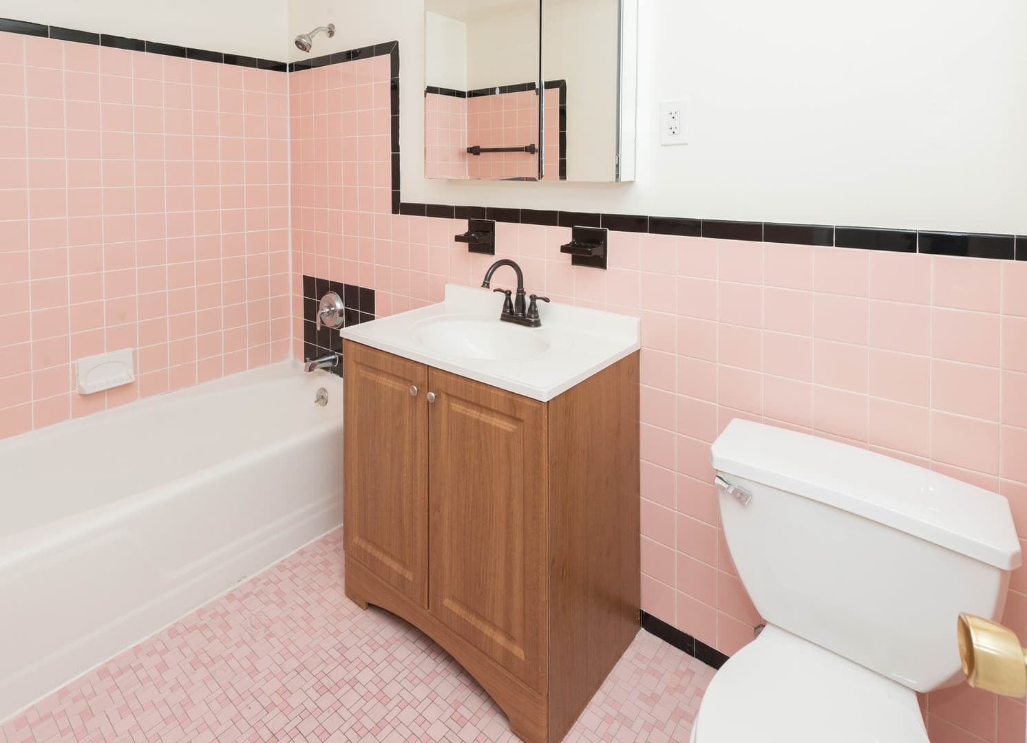 New Haven Apartment: 750 Whitney Avenue