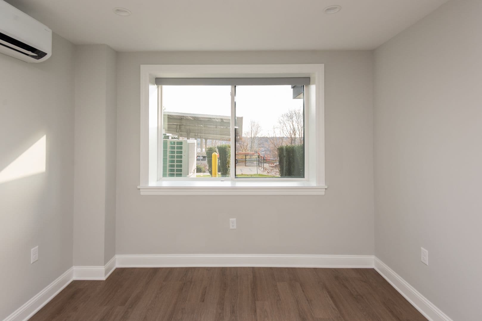Hamden Apartment: 925 Mix Ave