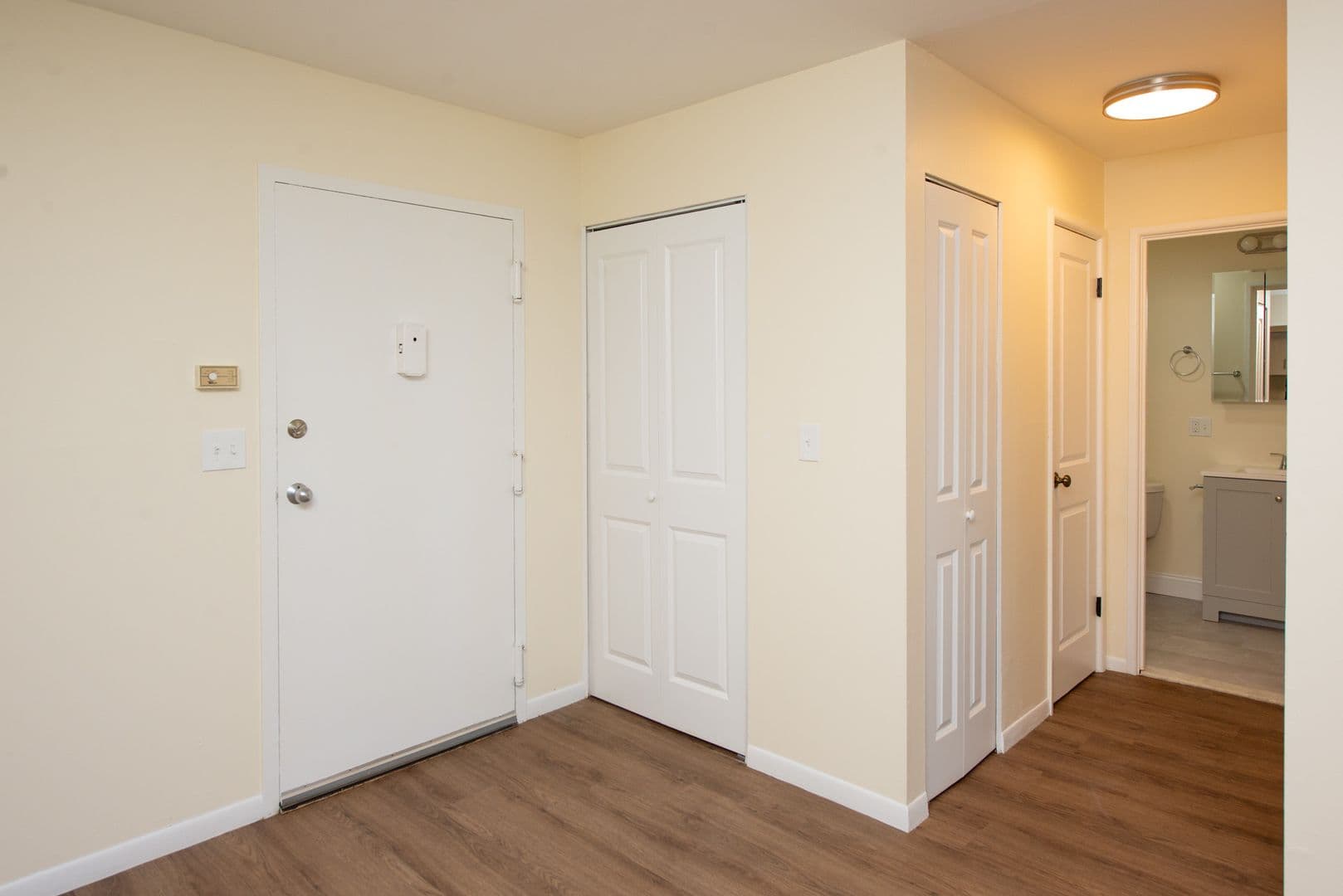 Hamden Apartment: 905 Mix Avenue