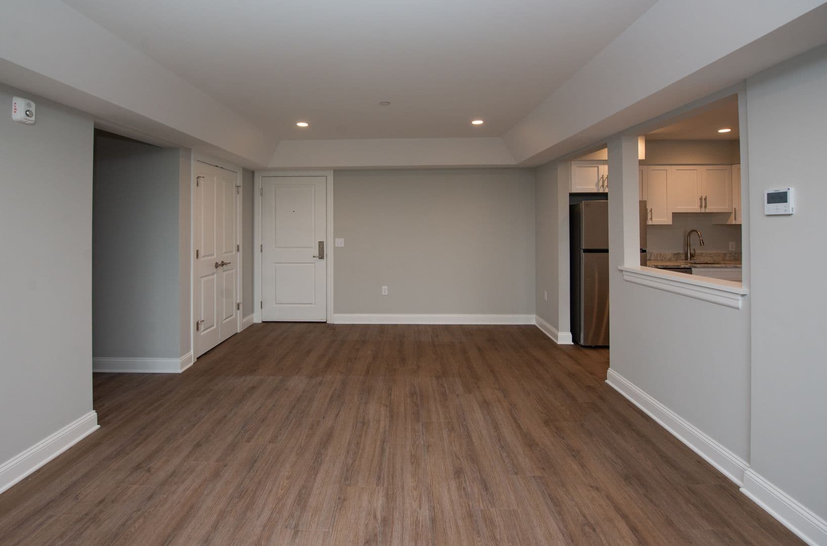 Hamden Apartment: 925 Mix Ave