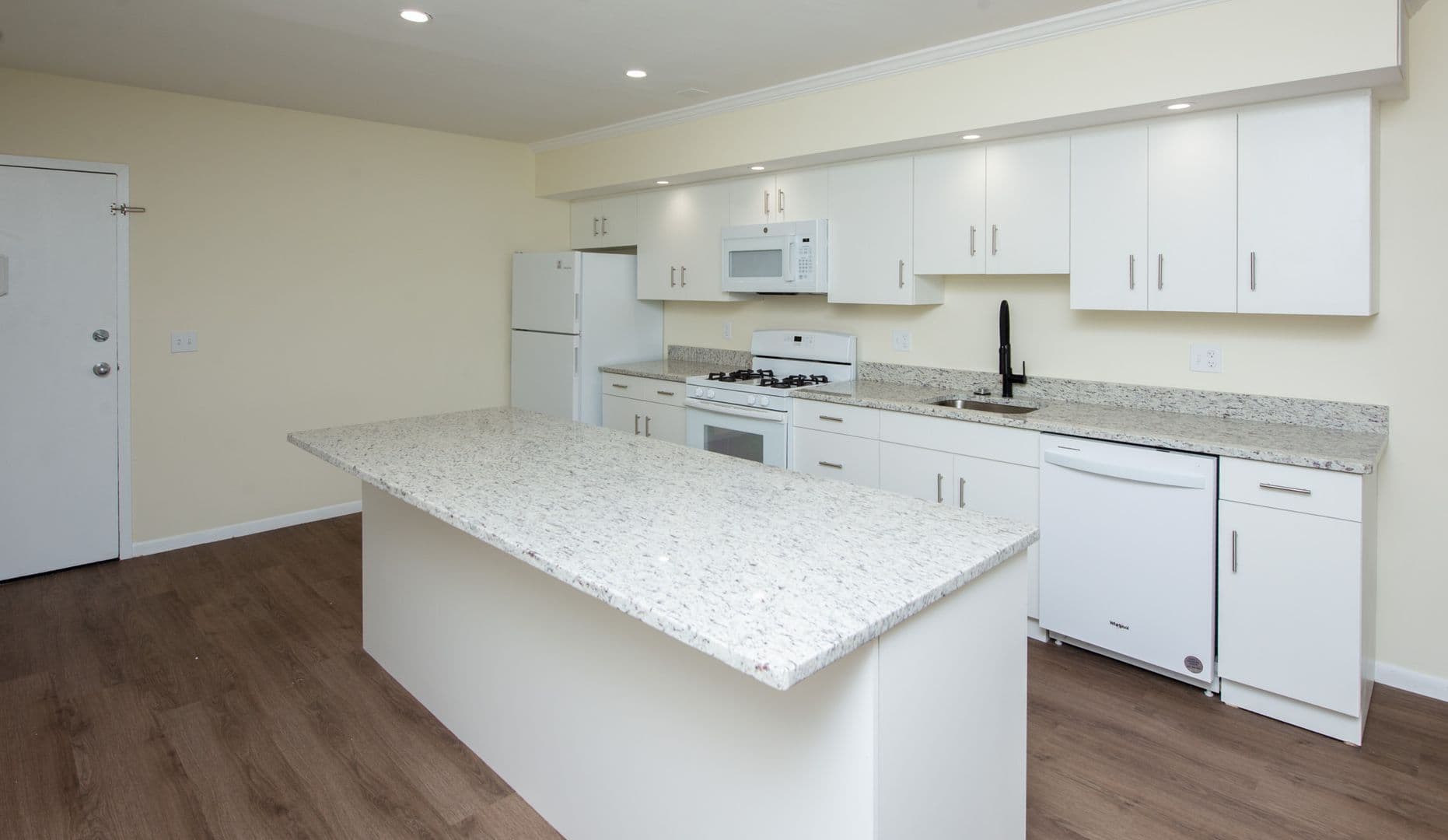 Hamden Apartment: 905 Mix Avenue