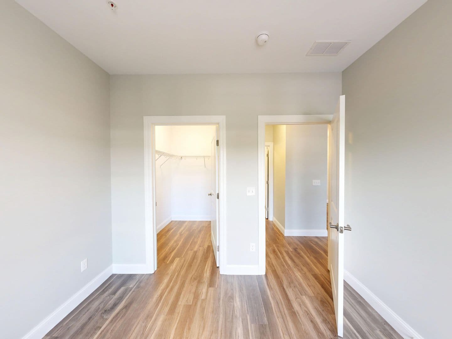 Hamden Apartment: 380 Mather St.