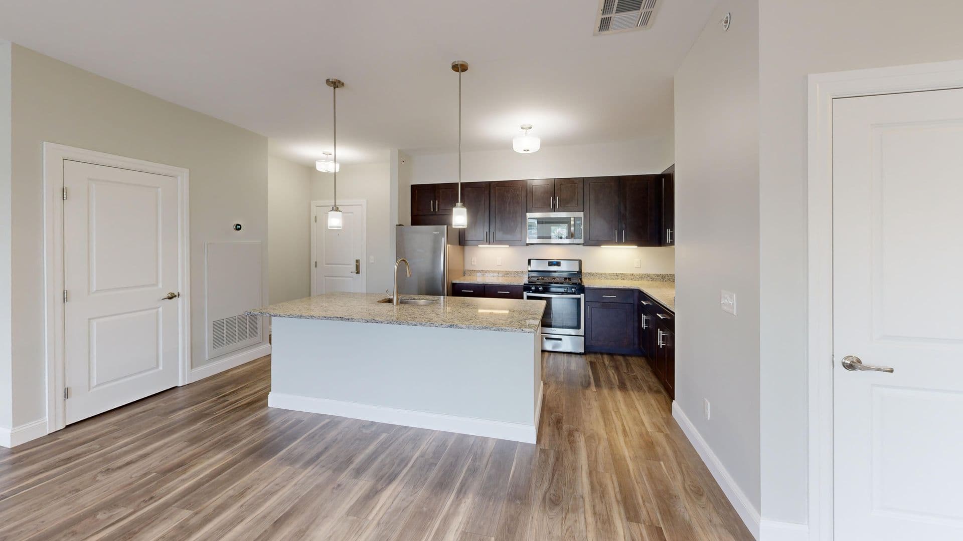 Hamden Apartment: 380 Mather St.