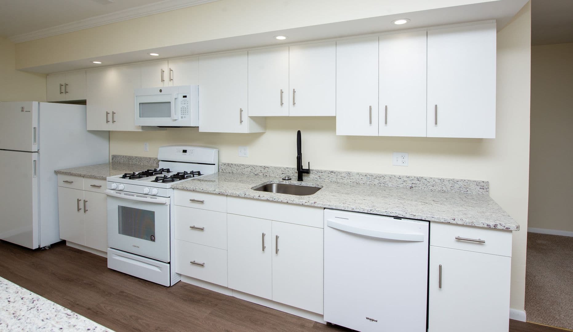 Hamden Apartment: 905 Mix Avenue