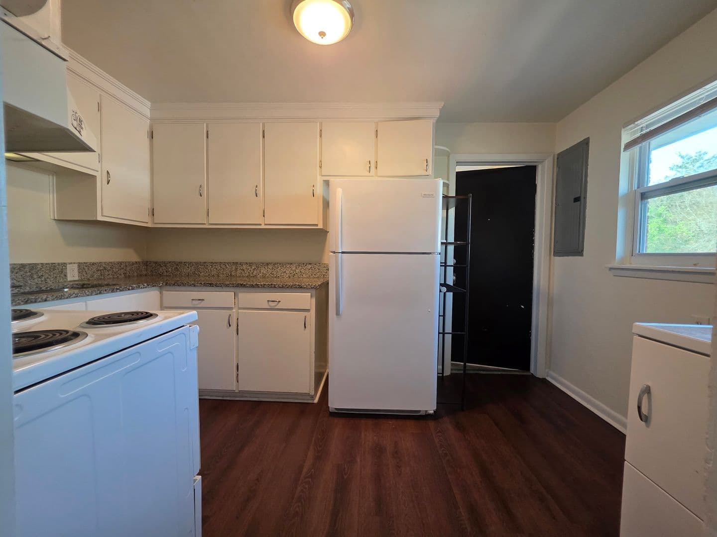 Savannah Apartment: 3601 Bull St