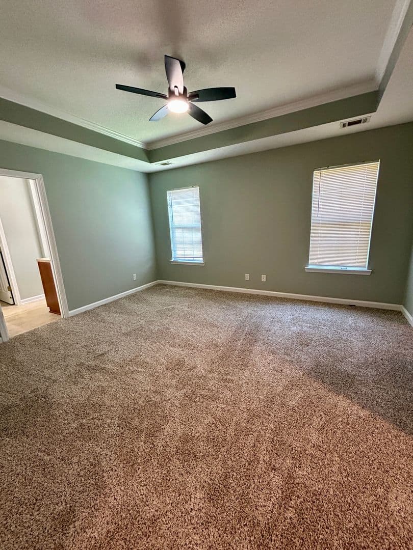 Savannah House: 6 Fontenot Ct