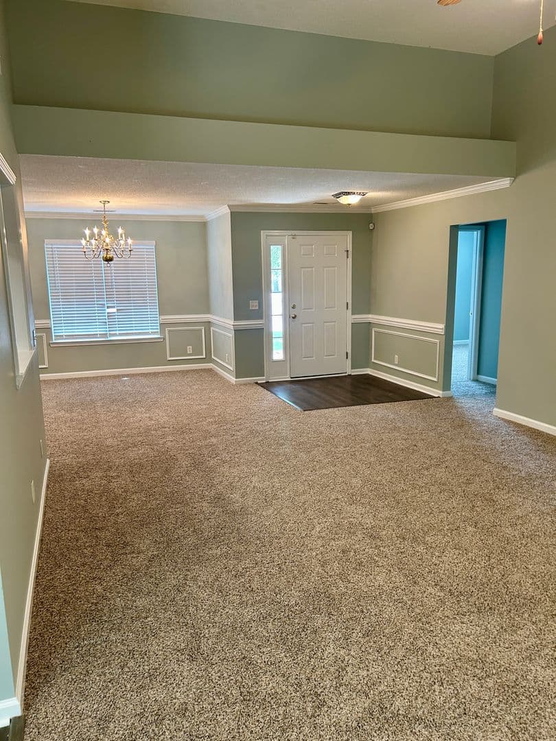 Savannah House: 6 Fontenot Ct