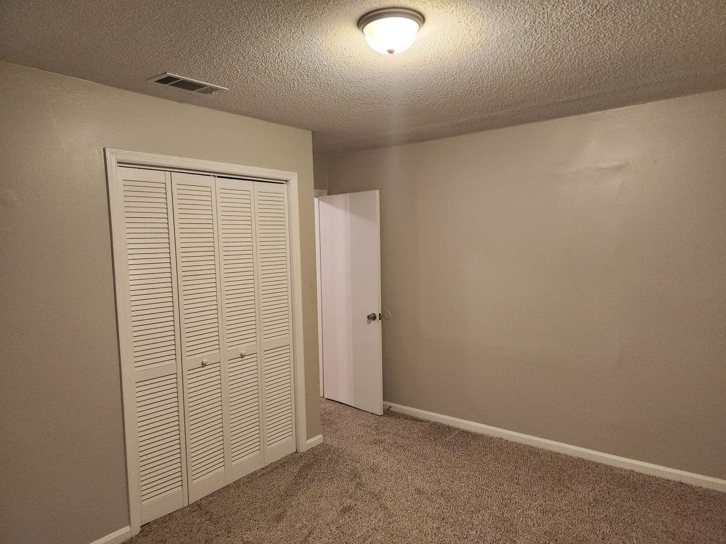 Savannah House: 140 Windmill Lane