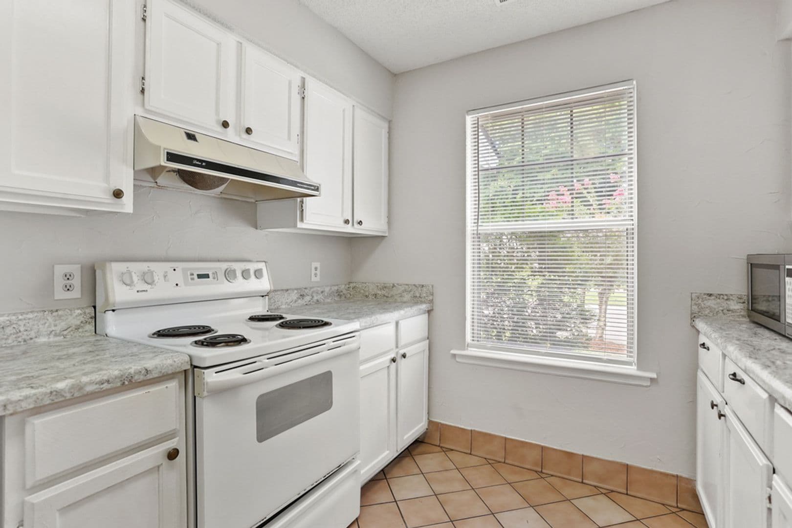 Savannah House: 32 Norwood Ct.