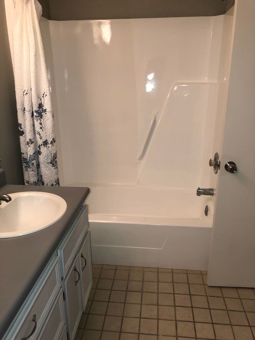 Savannah House: 118 Holland Park Circle