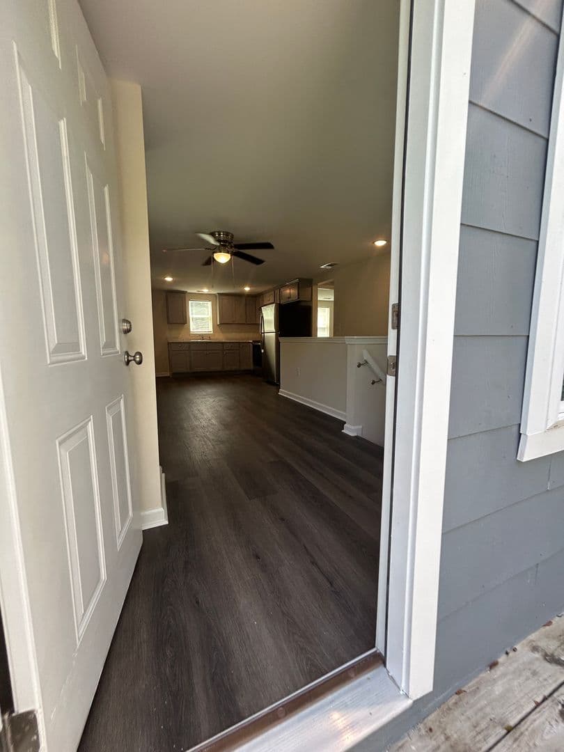 Savannah House: 5308 Jasmine Avenue
