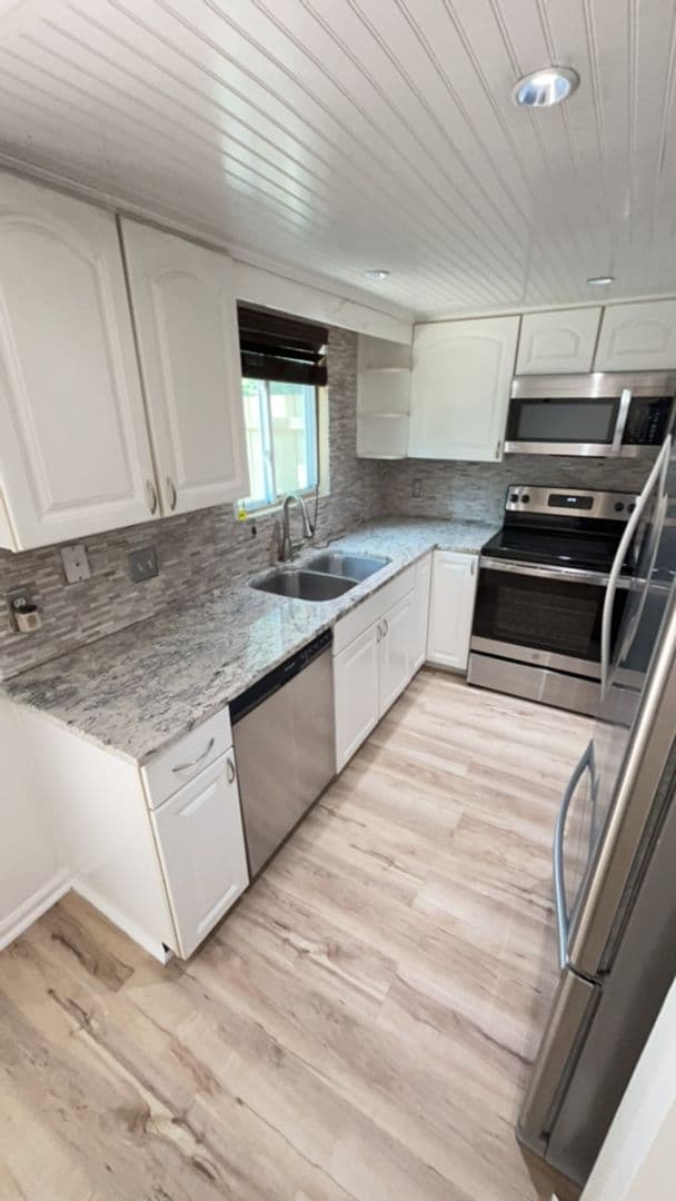 Savannah Townhome: 6501 Habersham Street