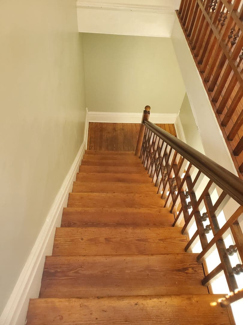 Savannah House: 2402 Lincoln Street