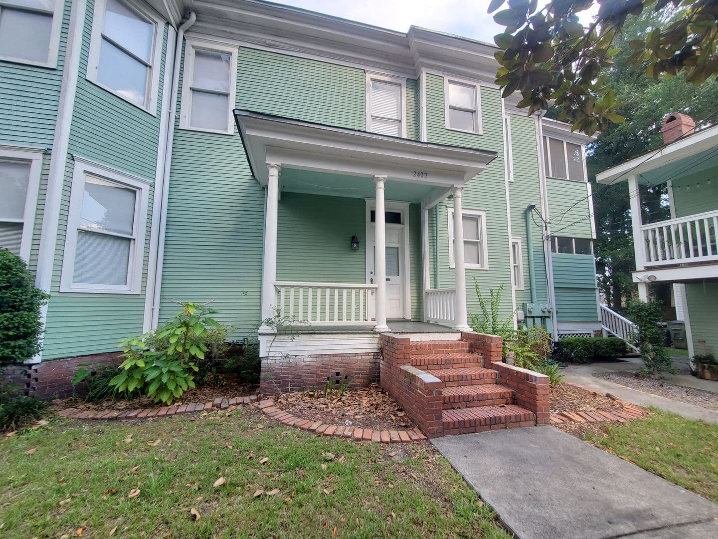 Savannah House: 2402 Lincoln Street