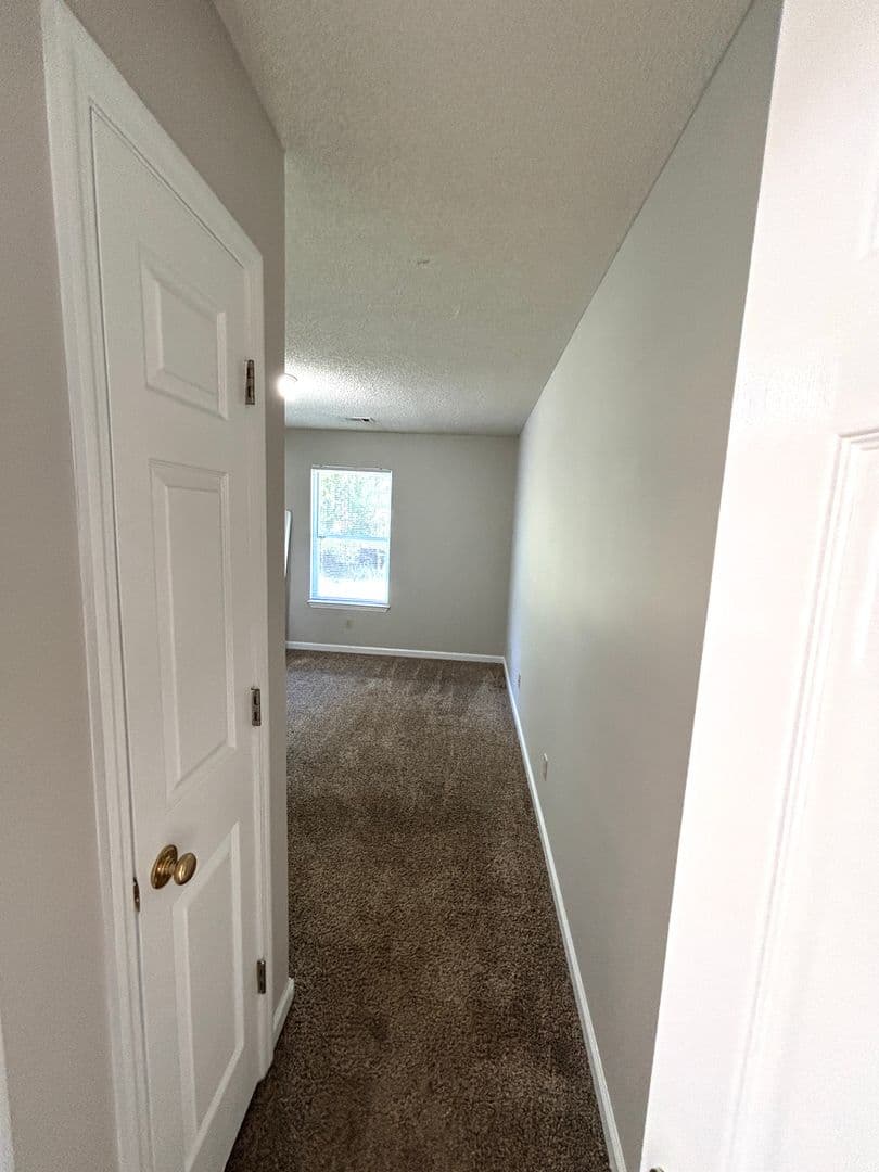 Savannah Apartment: 28 Chatham St